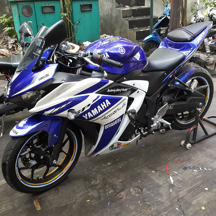 striping motor yamaha R25 produksi ronita